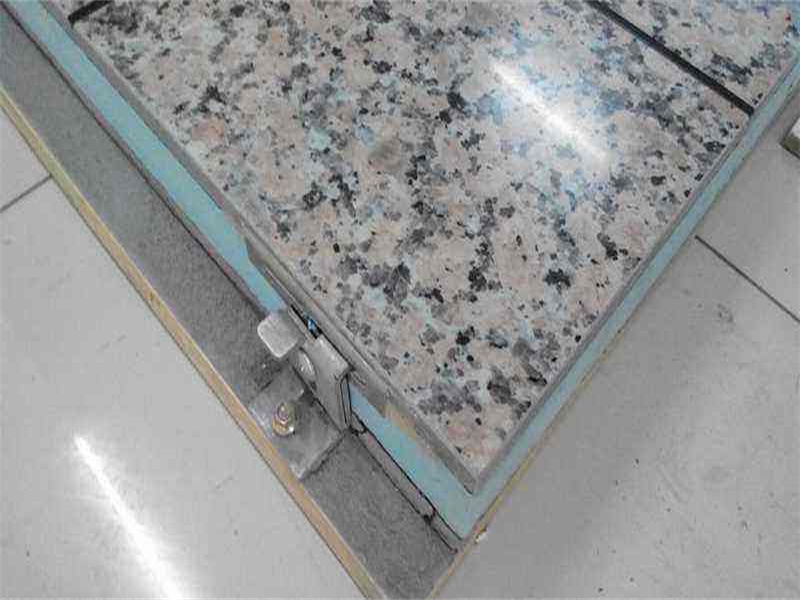 �մ���ǽ����װ��һ���